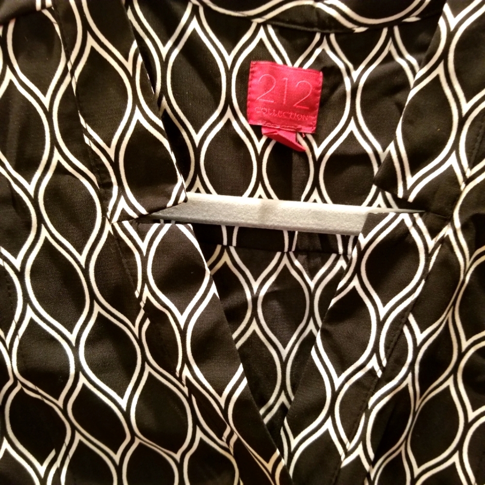 NWT 212 Collection Ladies Black and White Blouse Size Large - Picture 6 of 9